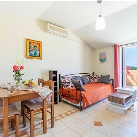 דירות Perivólion La Soffitta Di Bampina מראה חיצוני תמונה